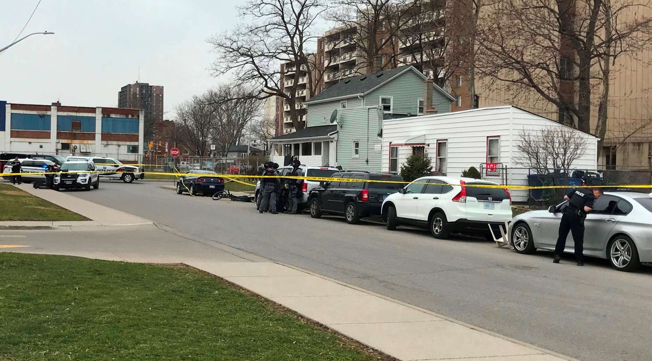 UPDATE Police Investigation Closes Intersection in Downtown Windsor